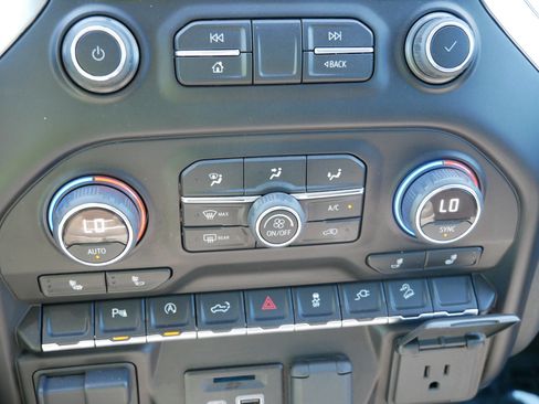 Used 2019 Chevrolet Silverado 1500 LT w/ All-Star Edition AWD/4WD image 23
