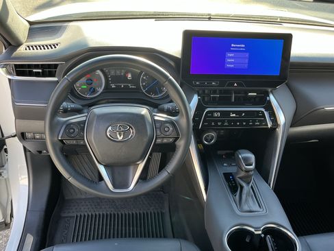 Certified 2023 Toyota Venza XLE AWD/4WD image 11