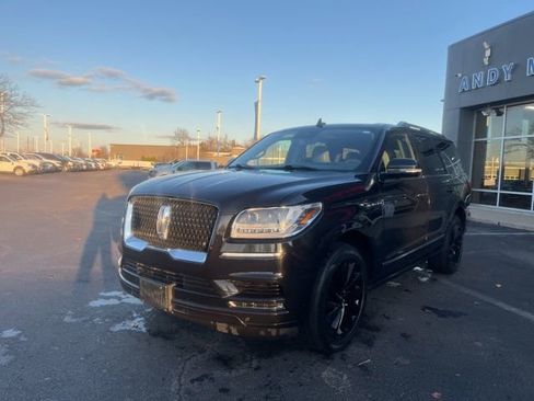 Used 2021 Lincoln Navigator Reserve w/ Equipment Group 208A image 2