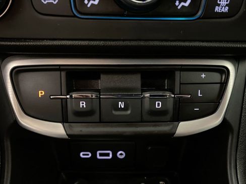 Used 2023 GMC Terrain SLE w/ Driver Convenience Package FWD image 19