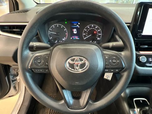 Used 2025 Toyota Corolla LE FWD image 13