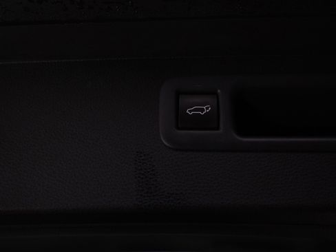 Used 2025 Toyota Highlander Platinum AWD/4WD image 20