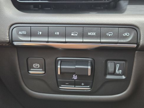 Used 2021 Cadillac Escalade Sport w/ Driver Assist Tech Package AWD/4WD image 18