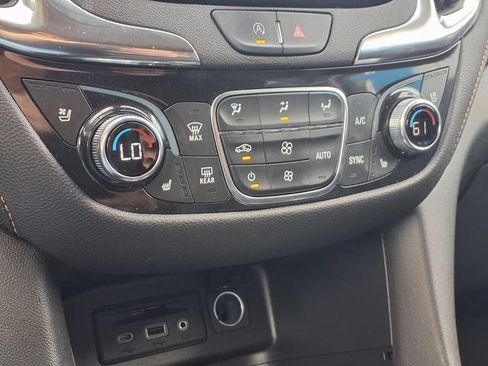 Used 2024 Chevrolet Equinox Premier AWD/4WD image 8