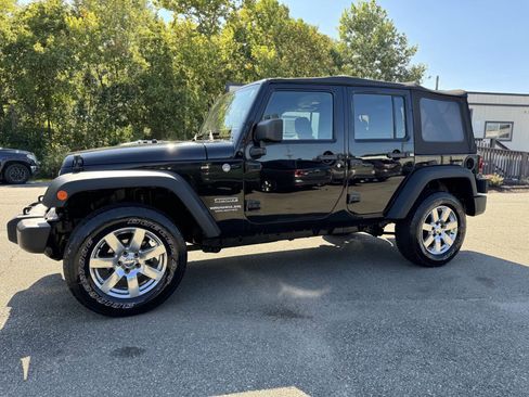 Used 2013 Jeep Wrangler Unlimited Sport image 20