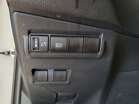 Certified 2024 Toyota Corolla Cross LE w/ Moonroof Package image 14