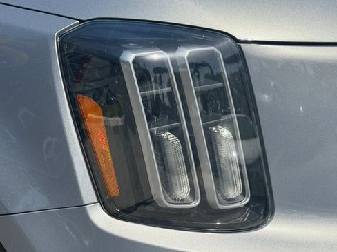 Used 2025 Kia Telluride SX w/ SX Captain's Chair Package FWD image 50