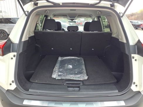 Used 2023 Nissan Rogue SV image 11