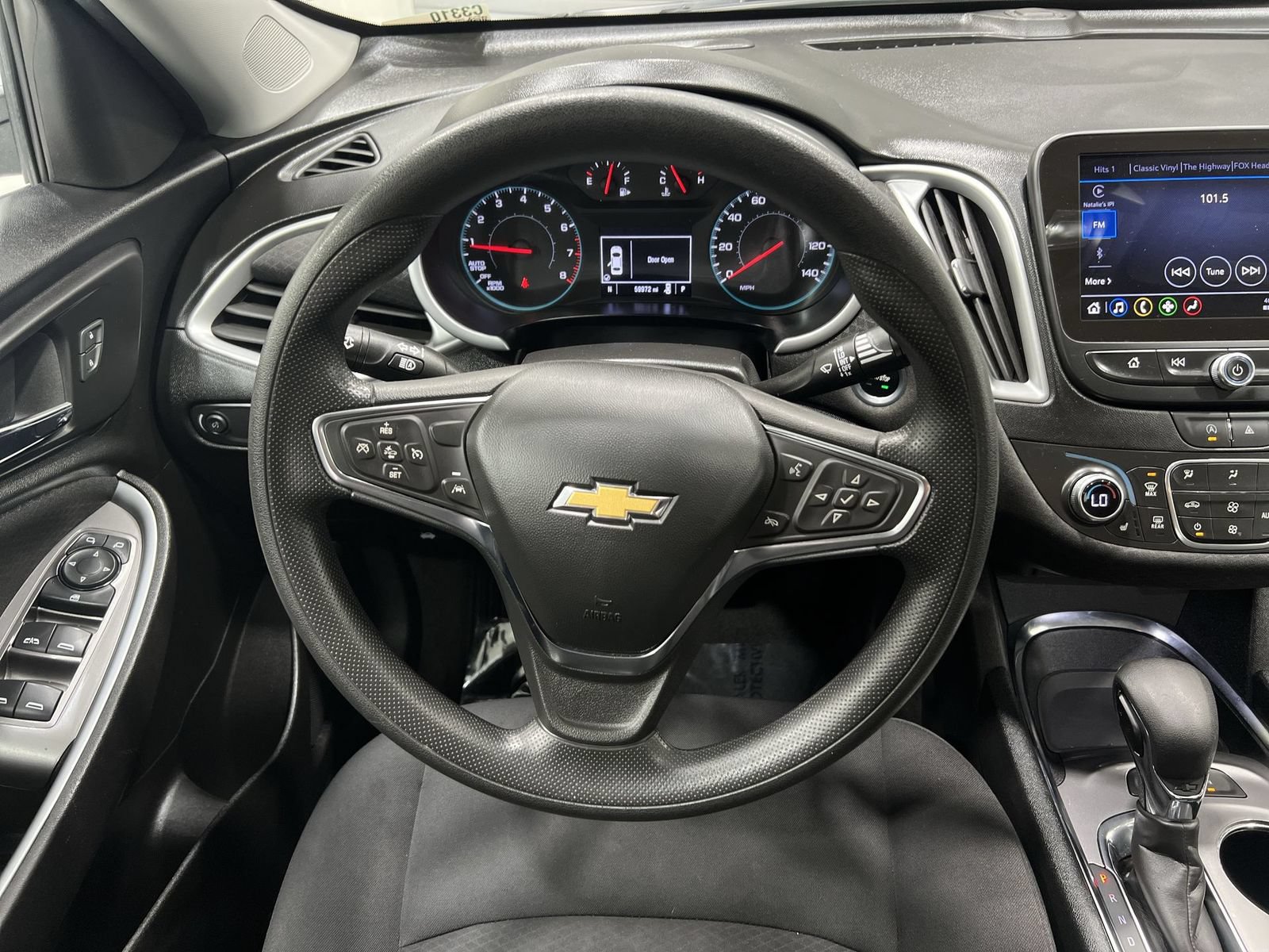 Used 2024 Chevrolet Malibu LT FWD image 14