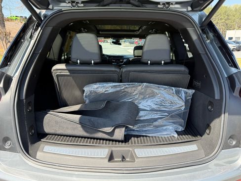 Used 2024 Cadillac XT6 Premium Luxury FWD image 27
