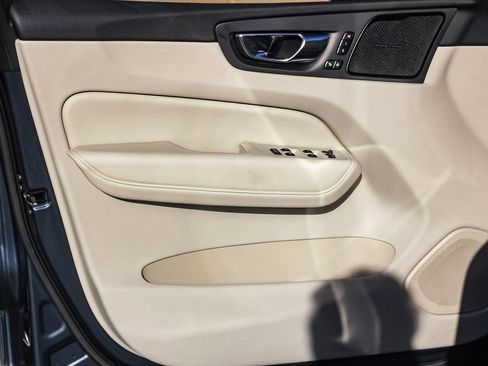 Used 2023 Volvo XC60 B5 Plus w/ Protection Package Premier image 20