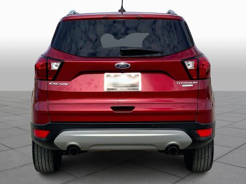 Used 2019 Ford Escape Titanium image 4
