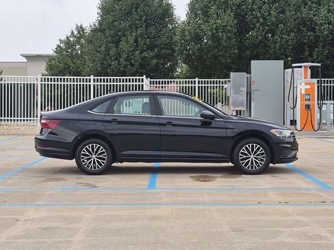 Used 2021 Volkswagen Jetta SE FWD image 5