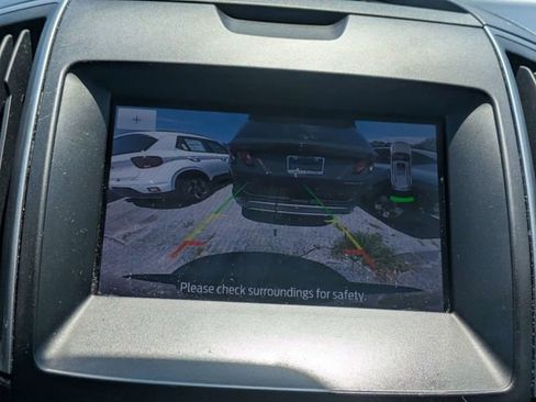 Used 2020 Ford Edge SE FWD image 22