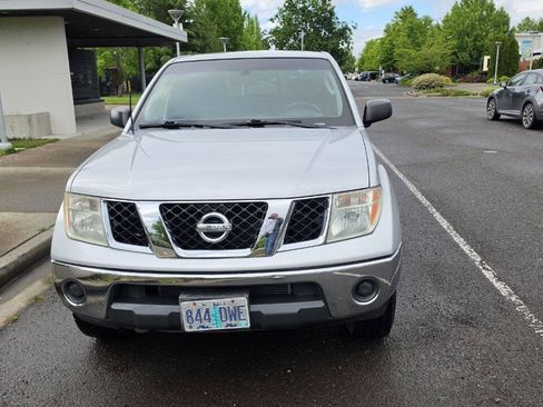 Used 2008 Nissan Frontier SE w/ SE Value Truck Pkg AWD/4WD image 2