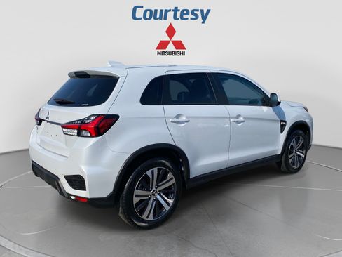 Used 2025 Mitsubishi Outlander Sport ES AWD/4WD image 7