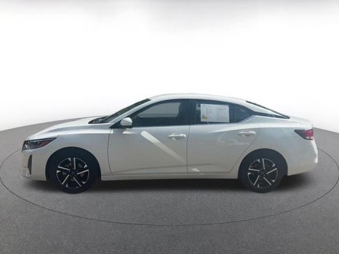 Used 2025 Nissan Sentra SV FWD image 7