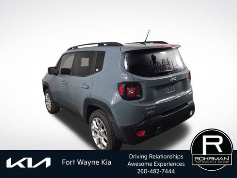 Used 2017 Jeep Renegade Latitude w/ Cold Weather Group AWD/4WD image 10