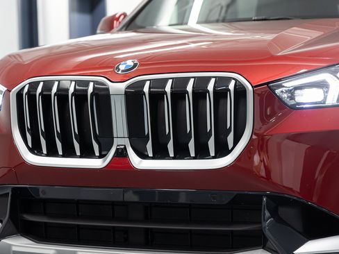 Used 2026 BMW X1 xDrive28i AWD/4WD image 9