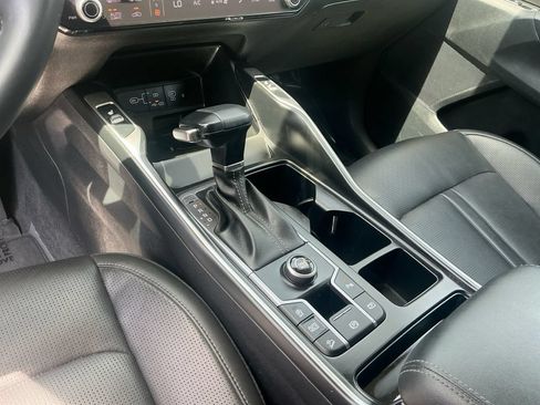 Used 2024 Kia Sorento S FWD image 12