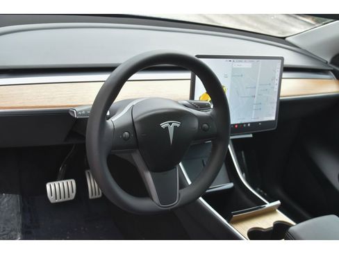 Used 2020 Tesla Model Y Performance image 11
