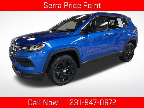 Used 2022 Jeep Compass Latitude w/ Convenience Group image 1