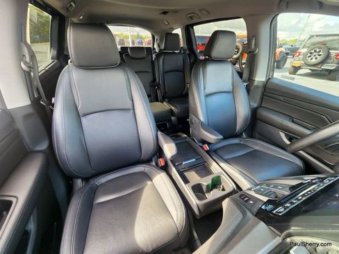 Used 2024 Honda Odyssey EX-L image 3