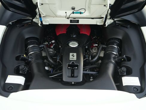 Used 2018 Ferrari 488 Spider RWD image 19