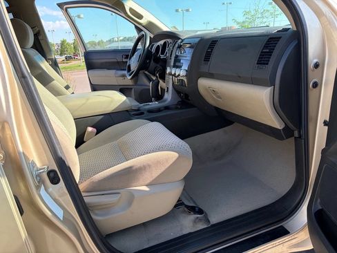 Used 2010 Toyota Tundra 4x4 Double Cab image 22
