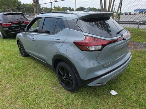 Used 2022 Nissan Kicks SR w/ Premium Package FWD image 6