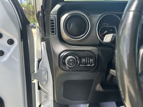 Used 2021 Jeep Gladiator Sport AWD/4WD image 19