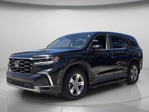 Used 2025 Honda Pilot EX-L image 8