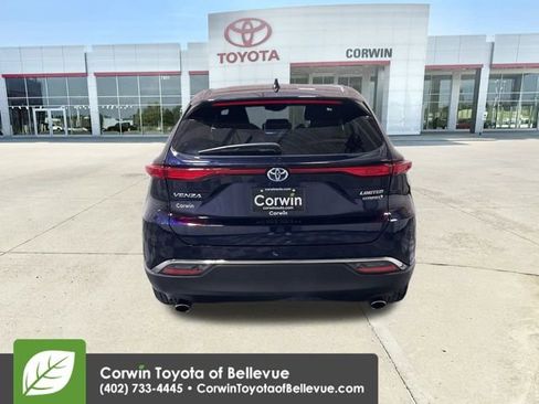 Used 2021 Toyota Venza Limited image 7