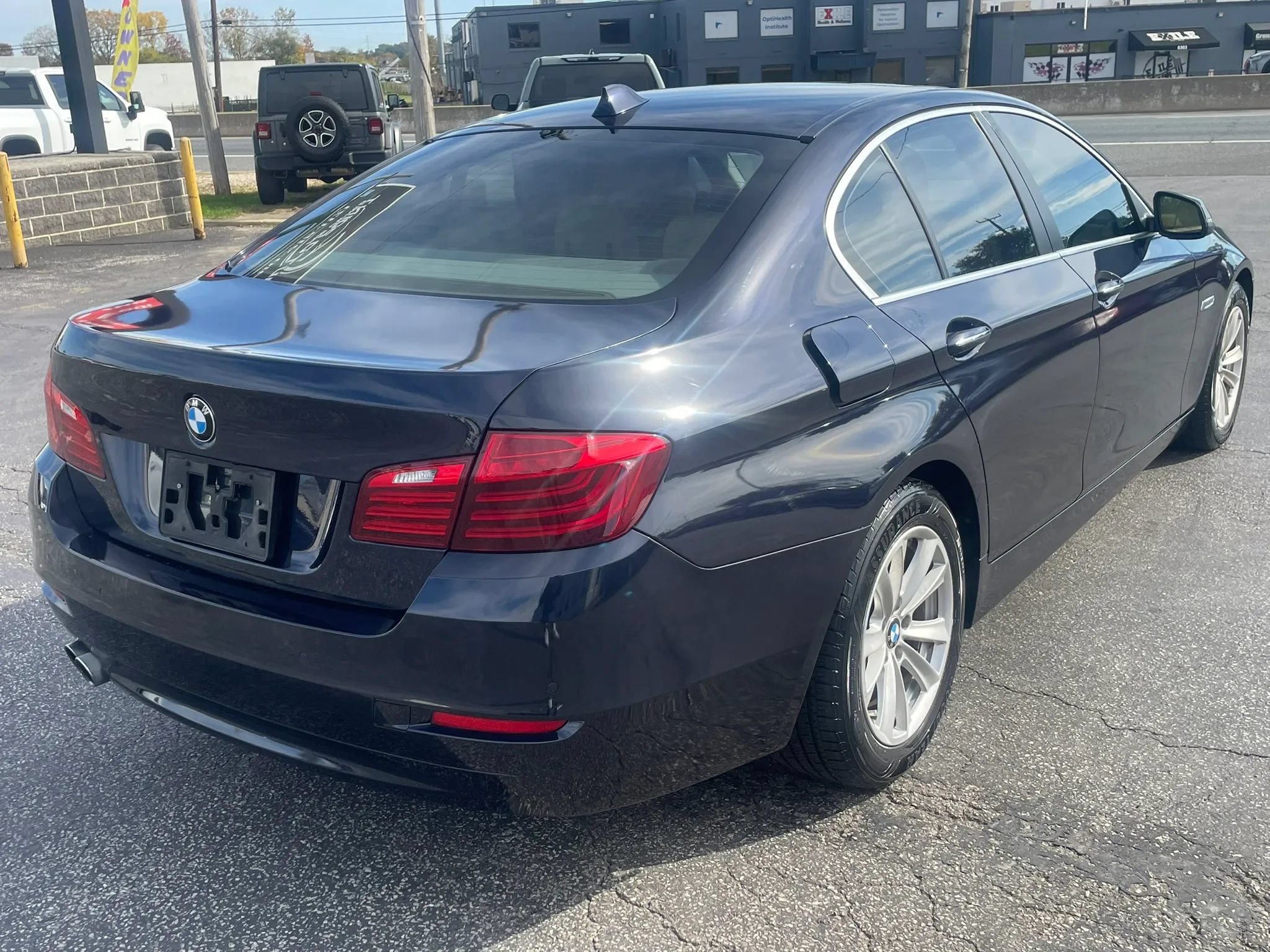 Used 2015 BMW 528i xDrive Sedan AWD/4WD image 5