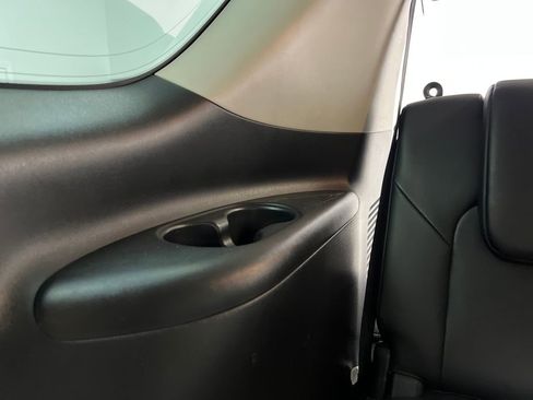 Used 2023 Nissan Armada SL w/ Captain's Chairs Package image 31