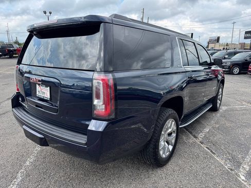 Used 2020 GMC Yukon XL SLT image 5