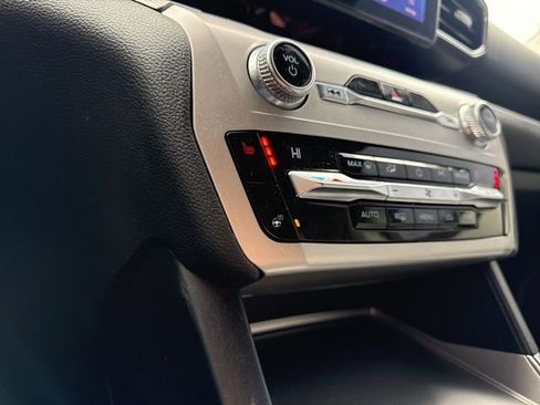 Used 2021 Ford Explorer XLT w/ Equipment Group 202A image 28