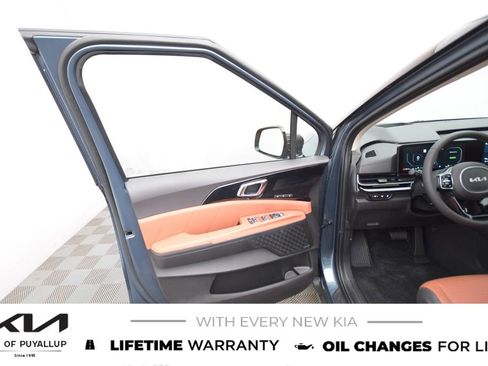 New 2025 Kia Carnival SX Prestige image 9