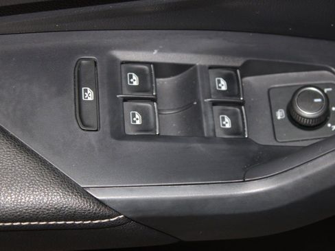 Used 2022 Volkswagen Jetta SE image 12
