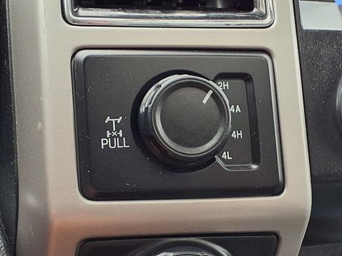 Used 2020 Ford F150 Lariat w/ Equipment Group 502A Luxury AWD/4WD image 21