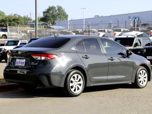 Used 2023 Toyota Corolla LE FWD image 5