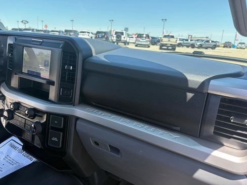 Used 2025 Ford F250 XLT AWD/4WD image 41