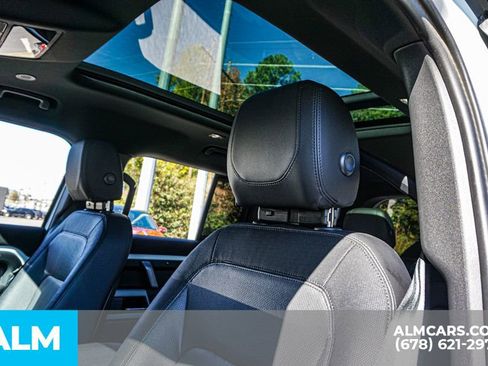 Used 2023 Land Rover Defender 110 X-Dynamic SE image 18