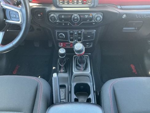 Used 2018 Jeep Wrangler Unlimited Rubicon AWD/4WD image 12