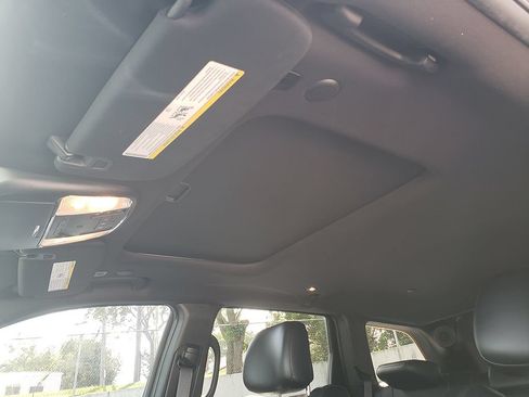 Used 2022 Jeep Grand Cherokee Laredo X AWD/4WD image 24