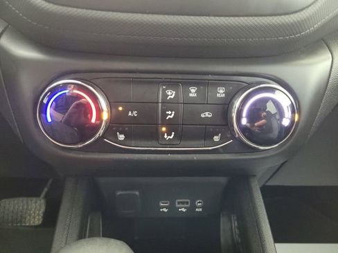 Used 2022 Chevrolet TrailBlazer LT FWD image 19