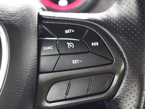 Used 2022 Dodge Challenger R/T Scat Pack RWD image 12