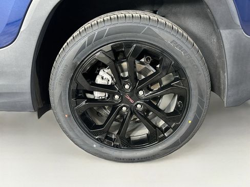 Used 2022 GMC Terrain SLE w/ Driver Convenience Package image 11