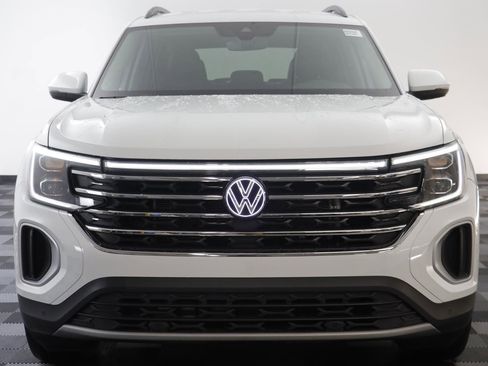 Certified 2024 Volkswagen Atlas SE w/ Black Wheel Package image 21