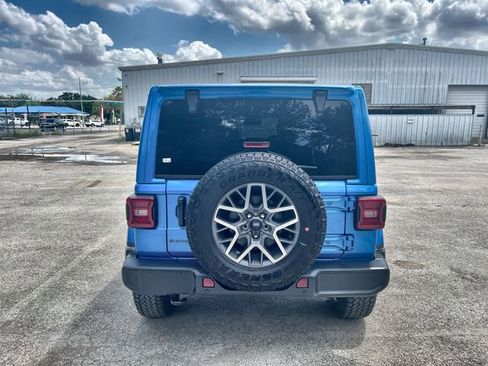 Used 2025 Jeep Wrangler Sahara w/ Safety Group image 31